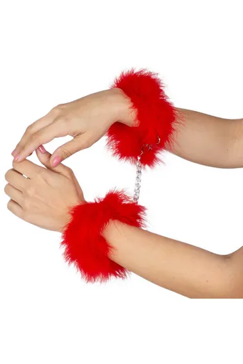 Sensual Chain Bracelets in Aluminum and Feather