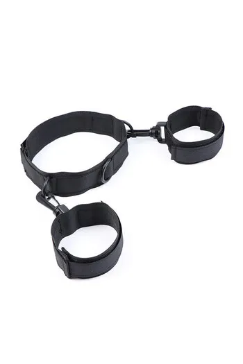 Set Fetish OHMAMA: Collare, Manette e Hogtie in Nylon di Alta Qualità