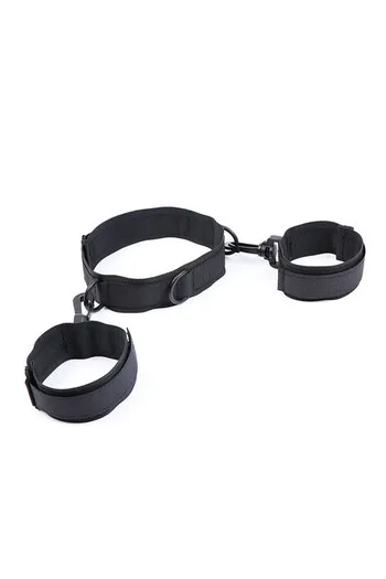Set Fetish OHMAMA: Collare, Manette e Hogtie in Nylon di Alta Qualità