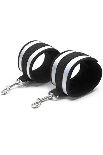 Ohmama Hand Cuffs: Premium Quality Fetish Gear | Bodysafe Materials