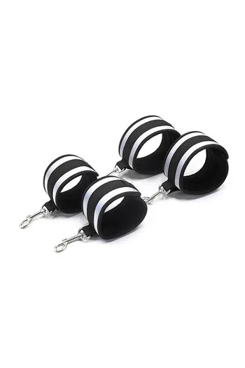 Ohmama Hand Cuffs: Premium Quality Fetish Gear | Bodysafe Materials