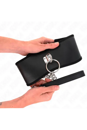 Collari e Collari con Guinzaglio: Eleganza e Controllo