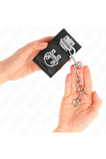 BDSM Wrist Cuffs: Style, Comfort and Control