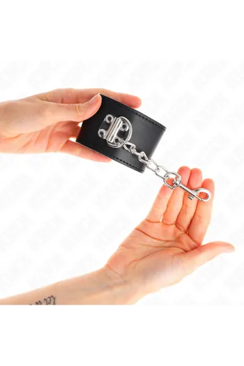 BDSM Wrist Cuffs: Style, Comfort and Total Control