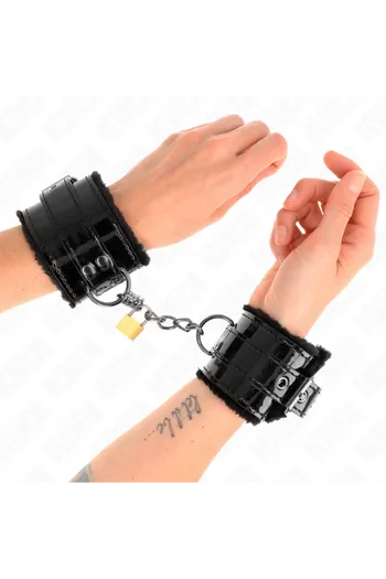 Fascette BDSM: Stile, Comfort e Controllo in Ogni Sessione