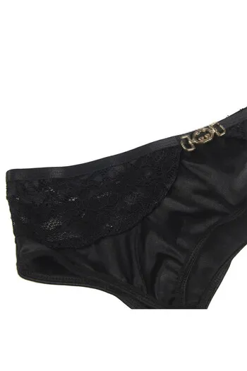 Sublime Lingerie Set: Elegance and Seduction