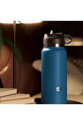 Fuck Flask: Lo Stimolatore Discreto a Forma di Bottiglia d'Acqua