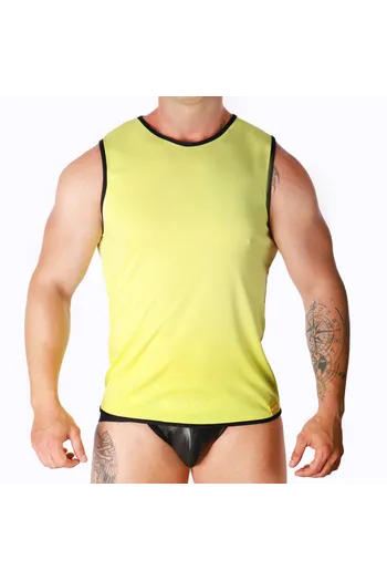 Maglietta Red Macho - Taglio Sportivo e Materiale Leggero