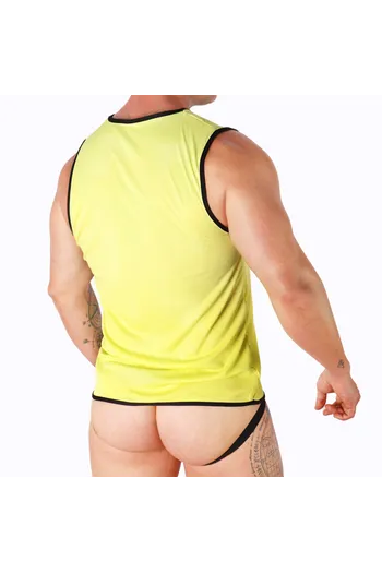 Maglietta Red Macho - Taglio Sportivo e Materiale Leggero